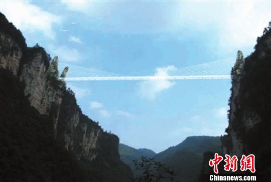 張家界“世界第一長(cháng)玻璃橋”明年竣工遇多項難題